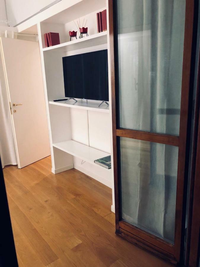 Florence Liberta Apartment With Balcony Exterior foto